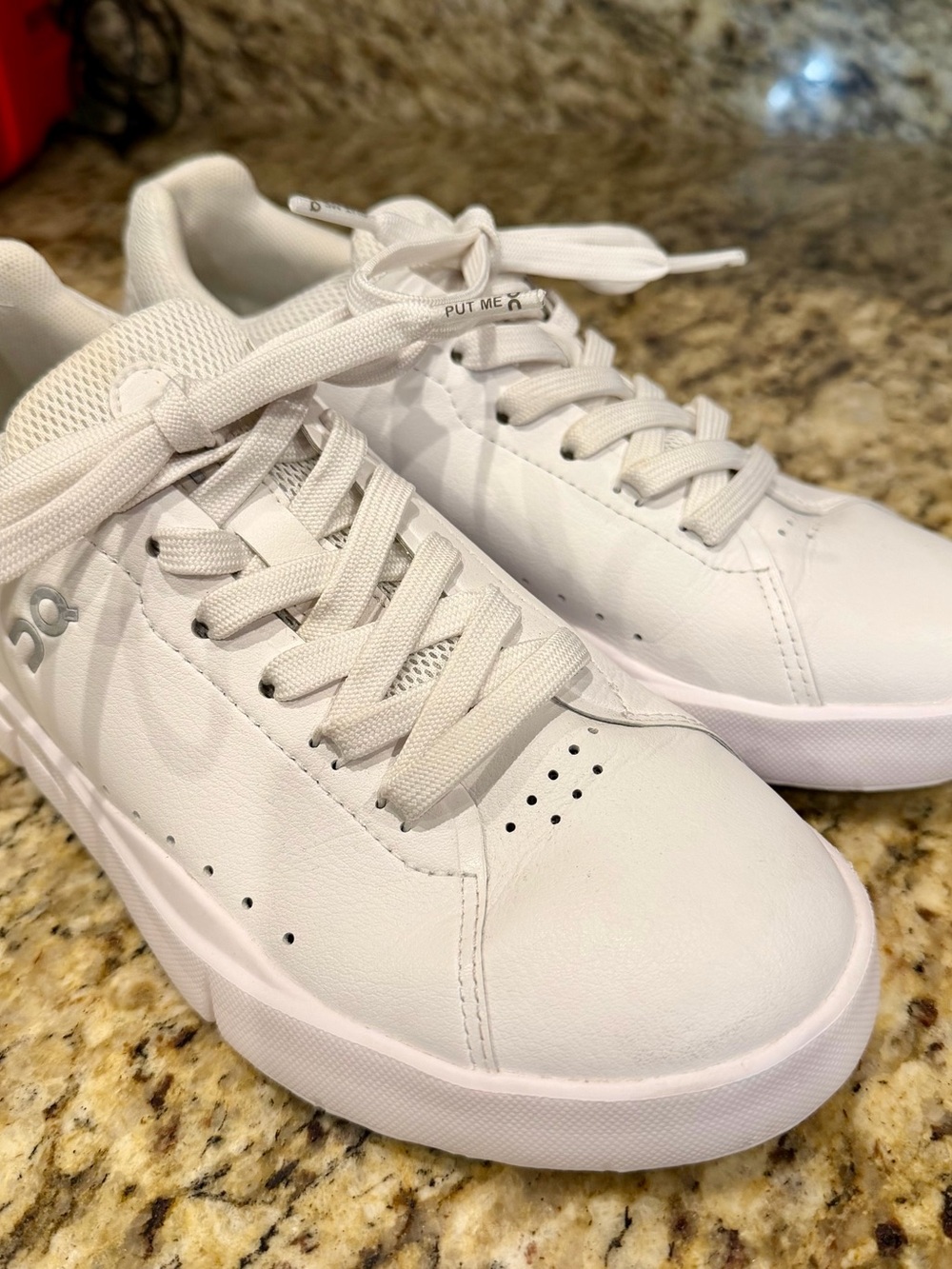 On Cloud “The Roger” Leather Sneaker